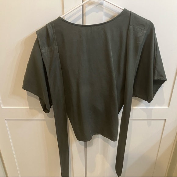Vetta convertible tie blouse small olive green - Picture 2 of 3